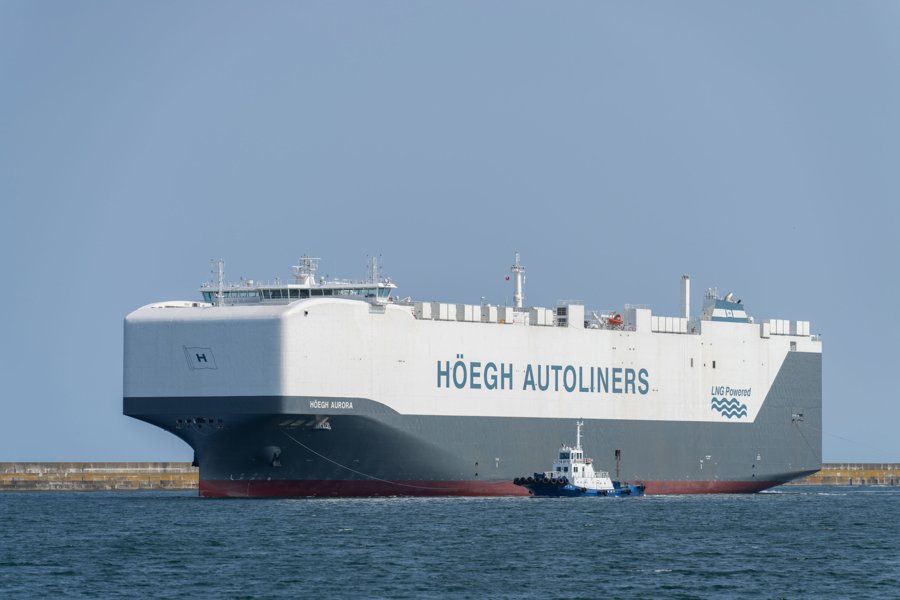 East British Isles Map: Departed Tyneside: HOEGH AURORA