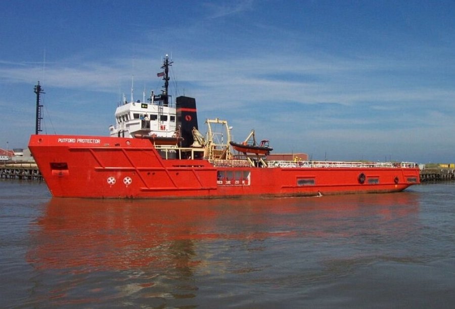 Ferguson-built from 1983 - Currently entering Lowestoft: PUTFORD PROTECTOR