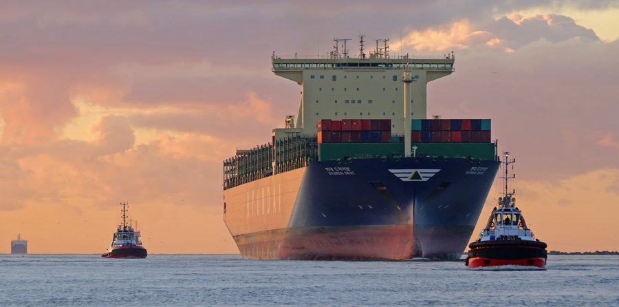 Sharing as it's too good not to!  kees torn's wonderful photo of HYUNDAI DRIVE