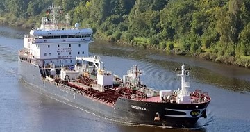 Transit: GINOSTRA M           entering English South Coast at The Dover Strait