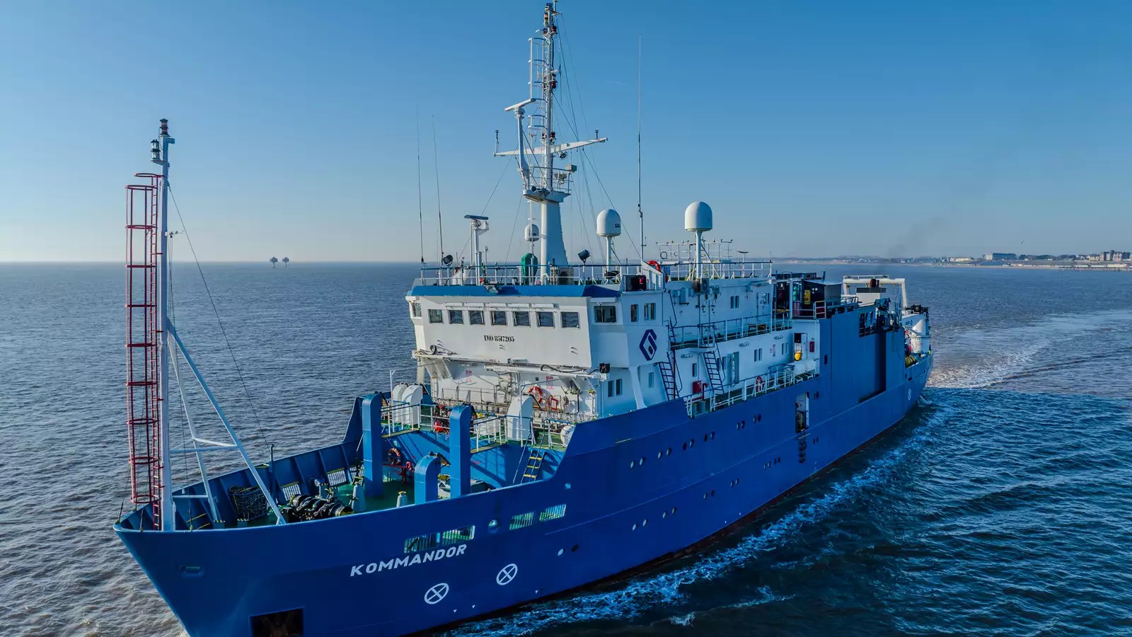  Scottish East Coast - KOMMANDOR            transiting Aberdeenshire Coast