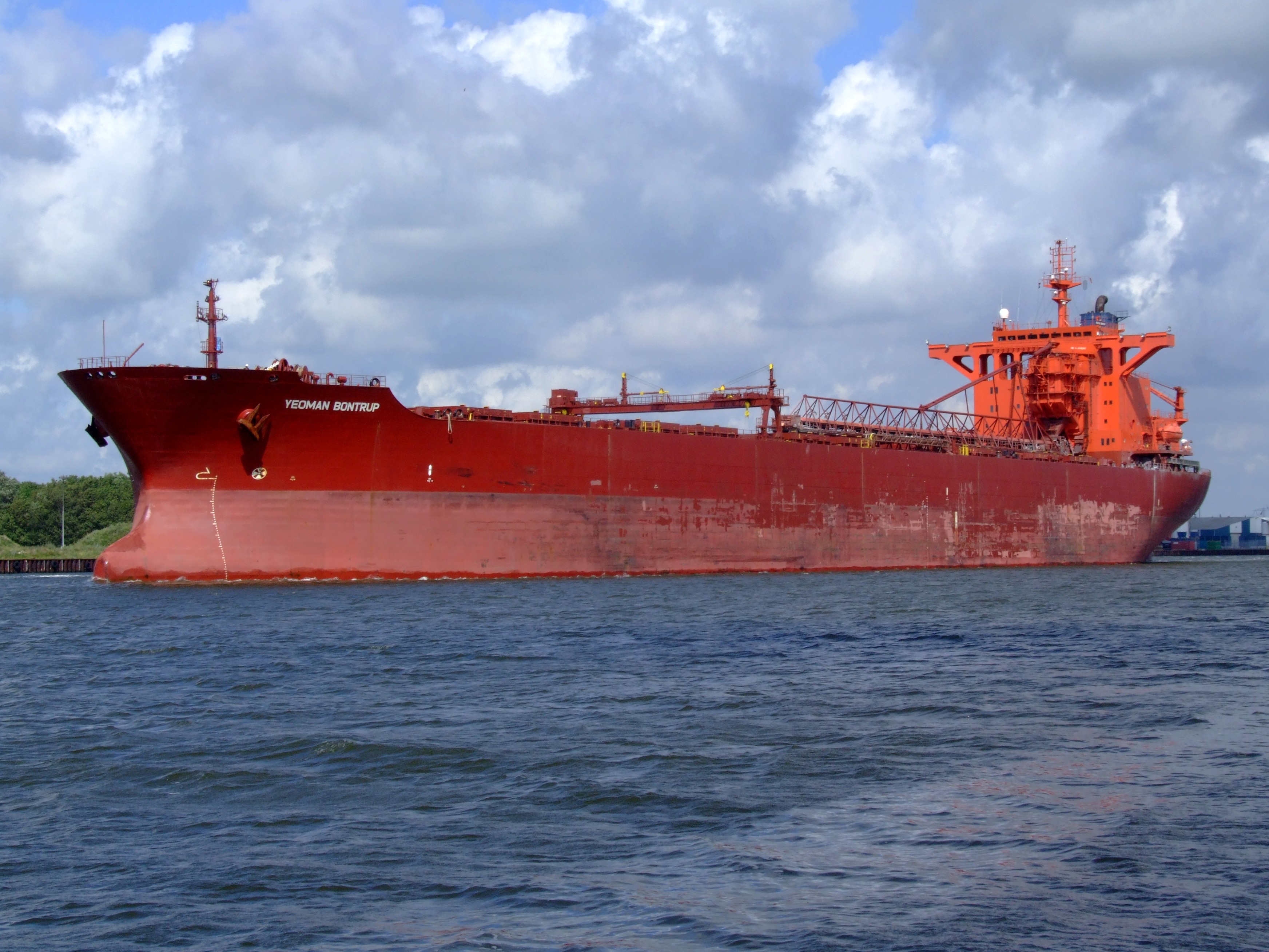 Transit: YEOMAN BONTRUP       entering English South Coast at The Dover Strait