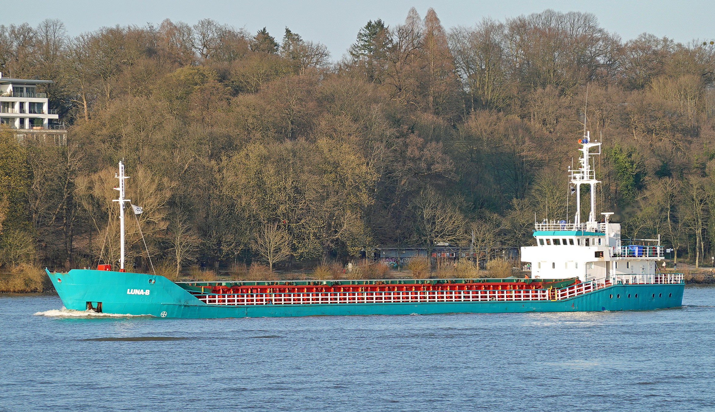 Transit: LUNA-B entering English South Coast at The Dover Strait