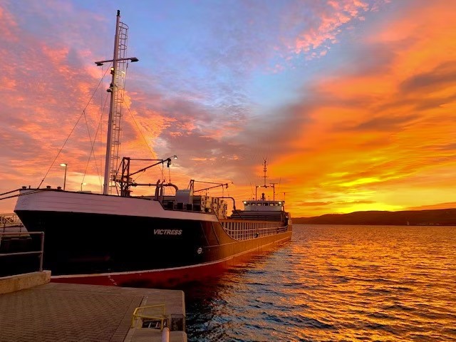  Scottish West Coast - VICTRESS             transiting North Channel at Belfast