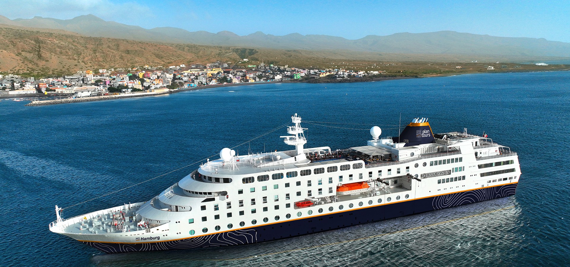  Scottish West Coast - M/V HAMBURG transiting Sea of the Hebrides