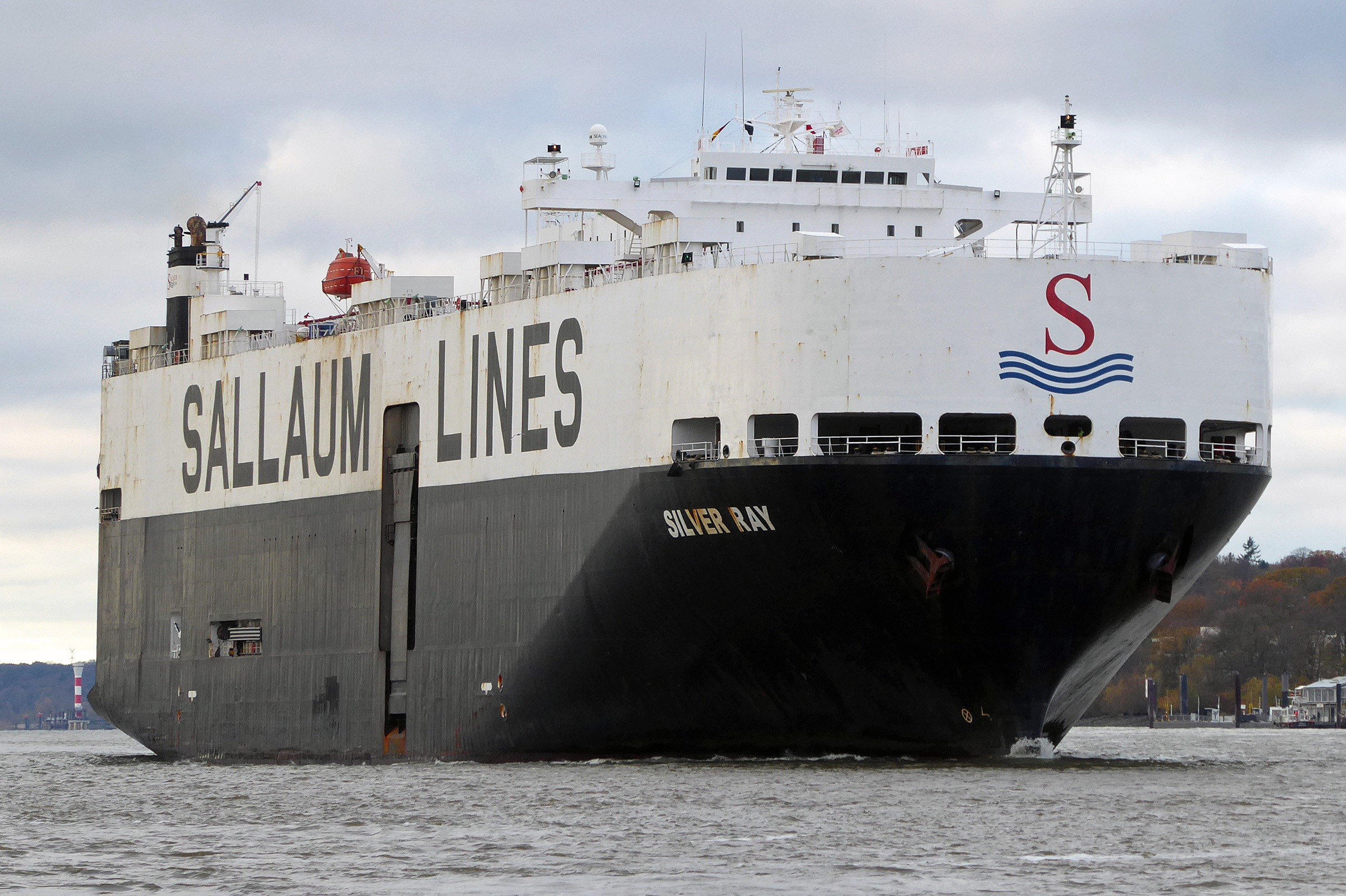 Transit: SILVER RAY           entering English South Coast at The Dover Strait