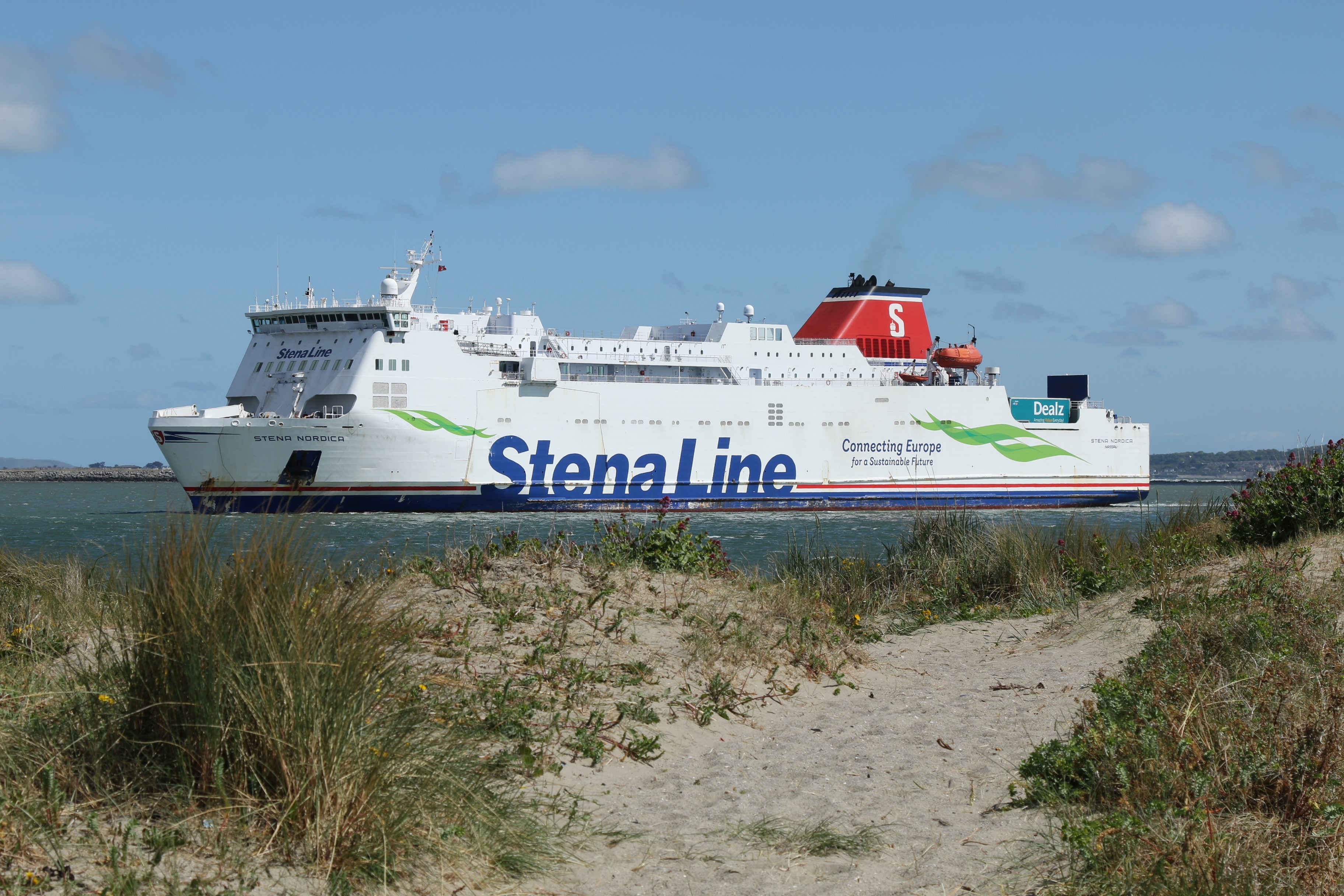  Scottish West Coast - STENA NORDICA        transiting North Channel at Belfast
