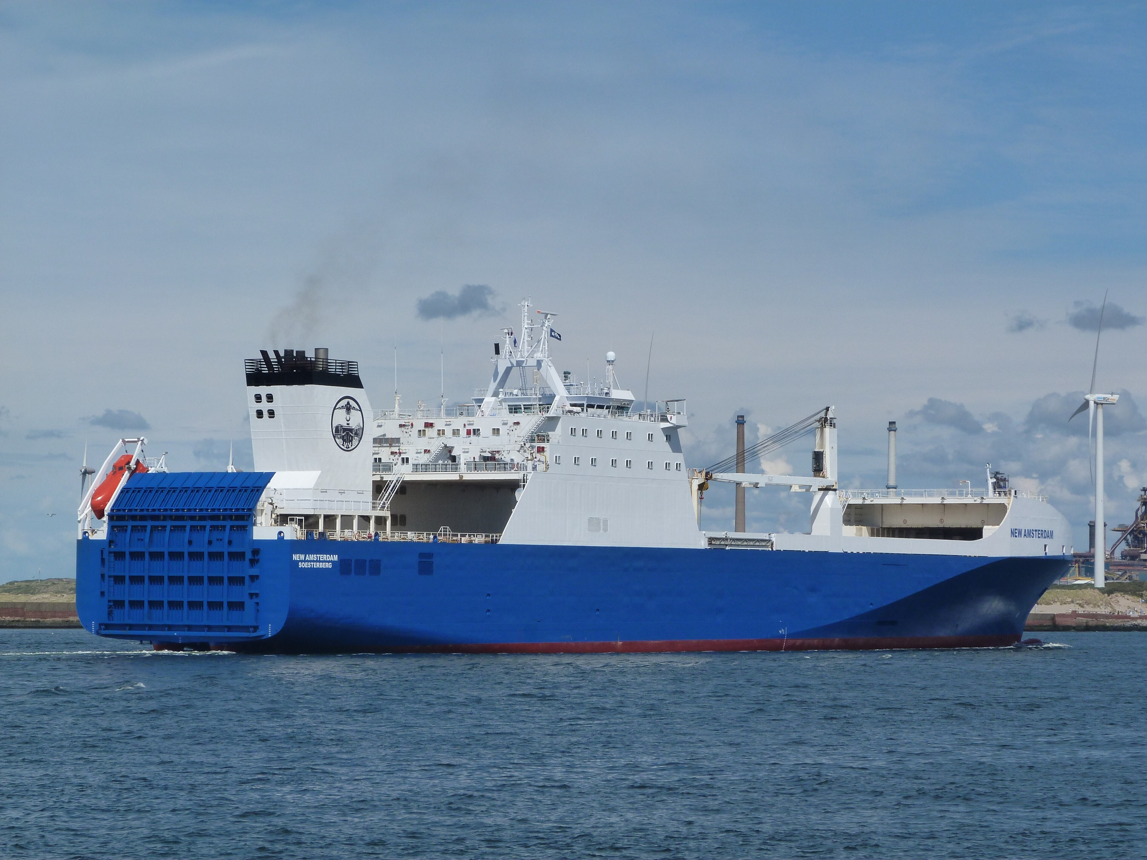  Celtic Sea - NEW AMSTERDAM transiting Celtic Sea