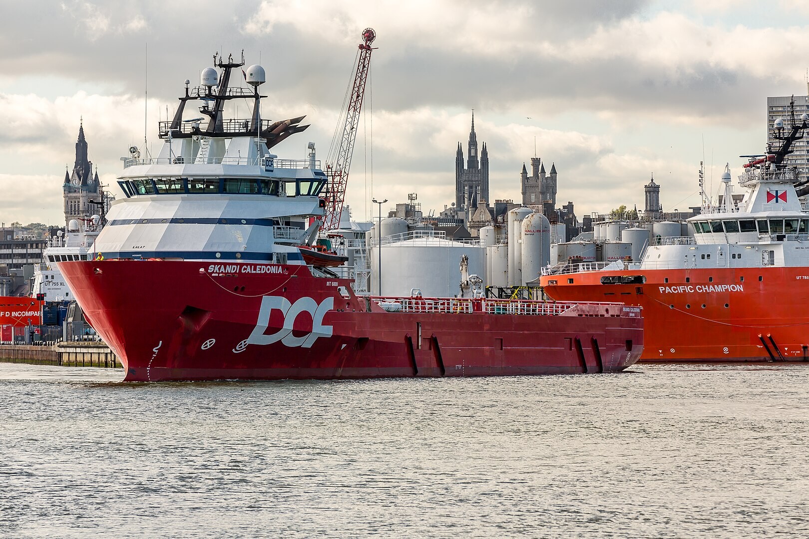  Scottish East Coast - SKANDI CALEDONIA transiting Aberdeenshire Coast