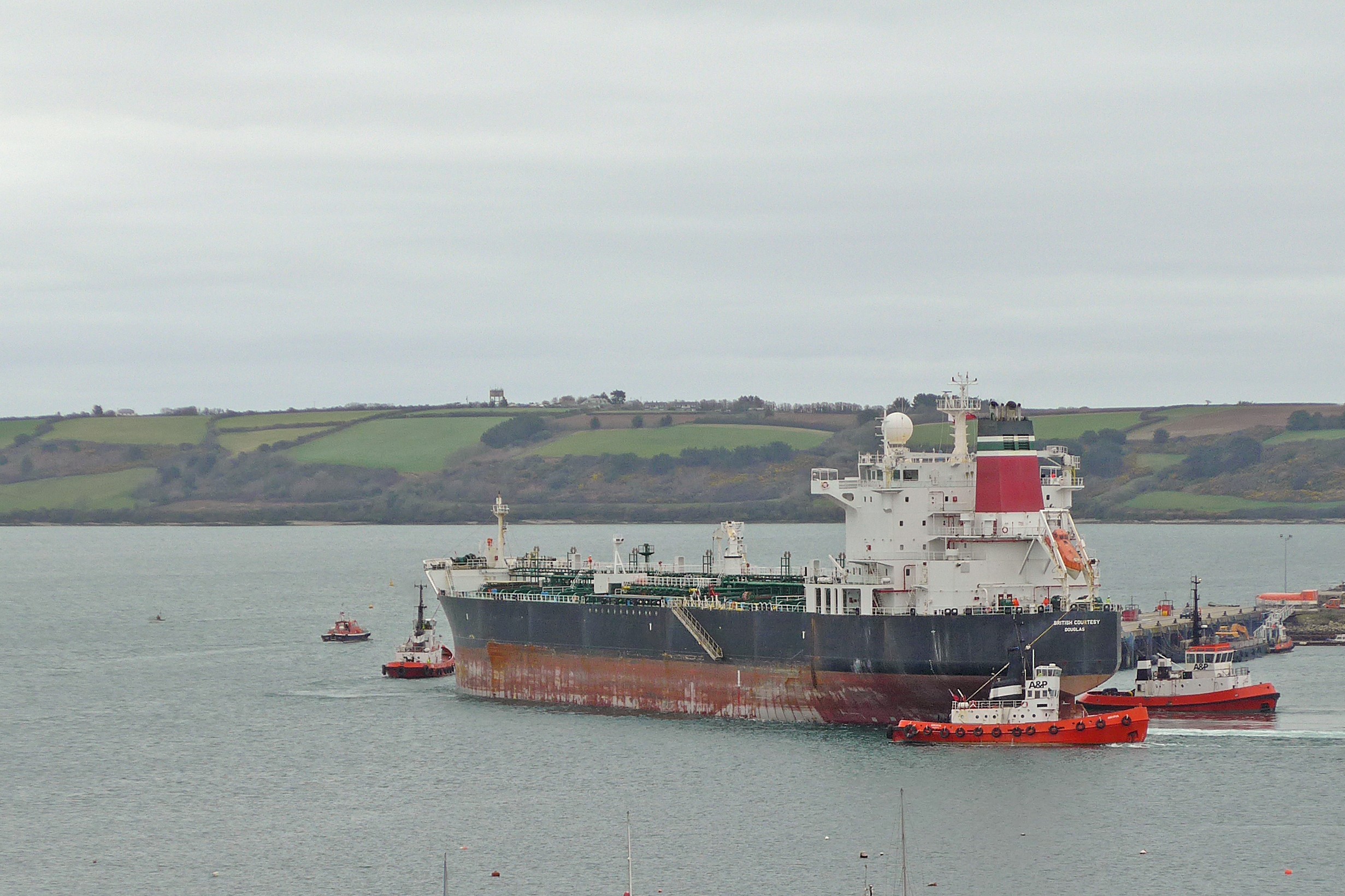 Transit: WENCHE VICTORY       entering English South Coast at The Dover Strait