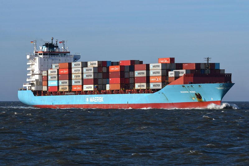 Transit: MAERSK NUBA entering English South Coast at The Dover Strait