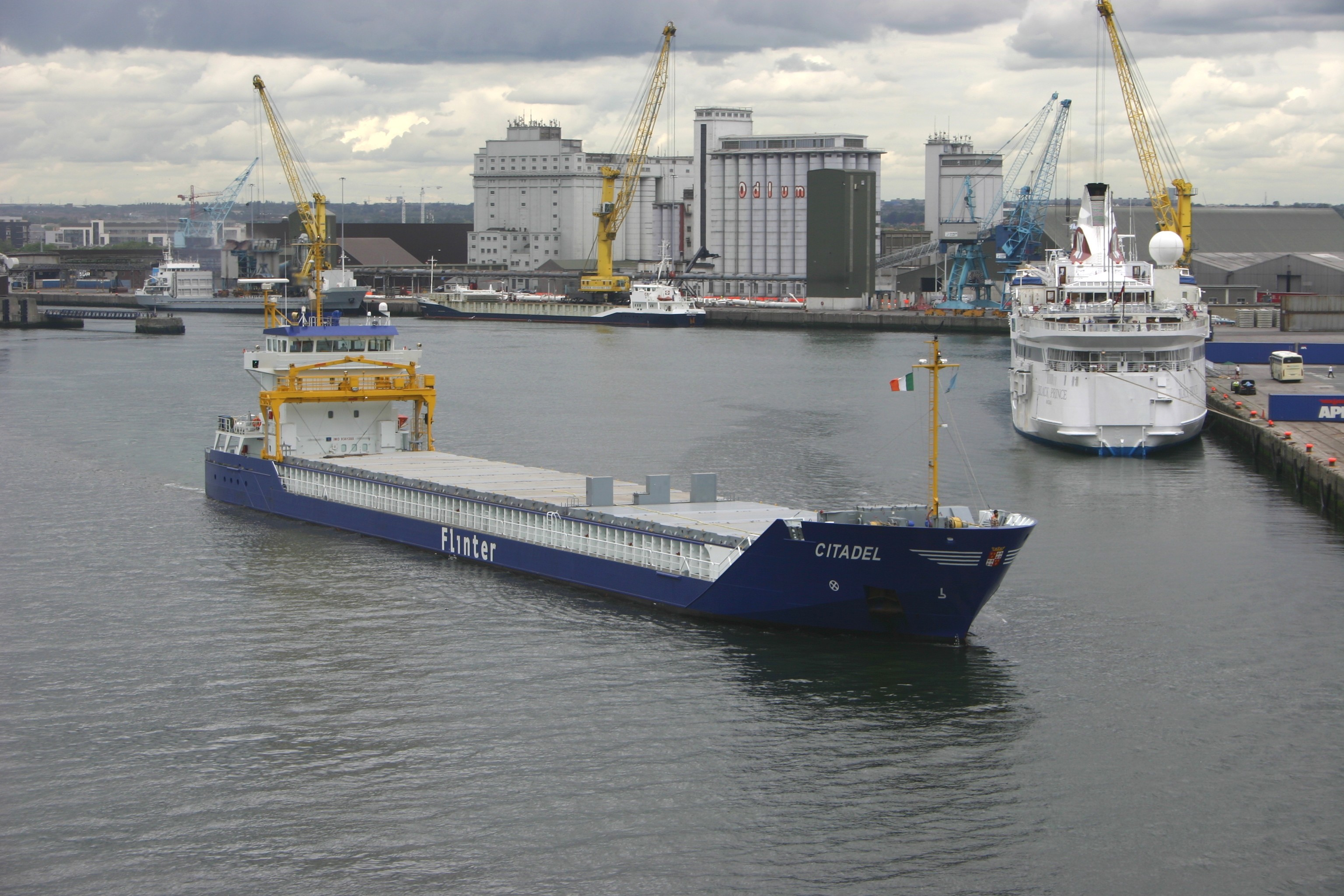 Transit: HARUN entering English South Coast at The Dover Strait