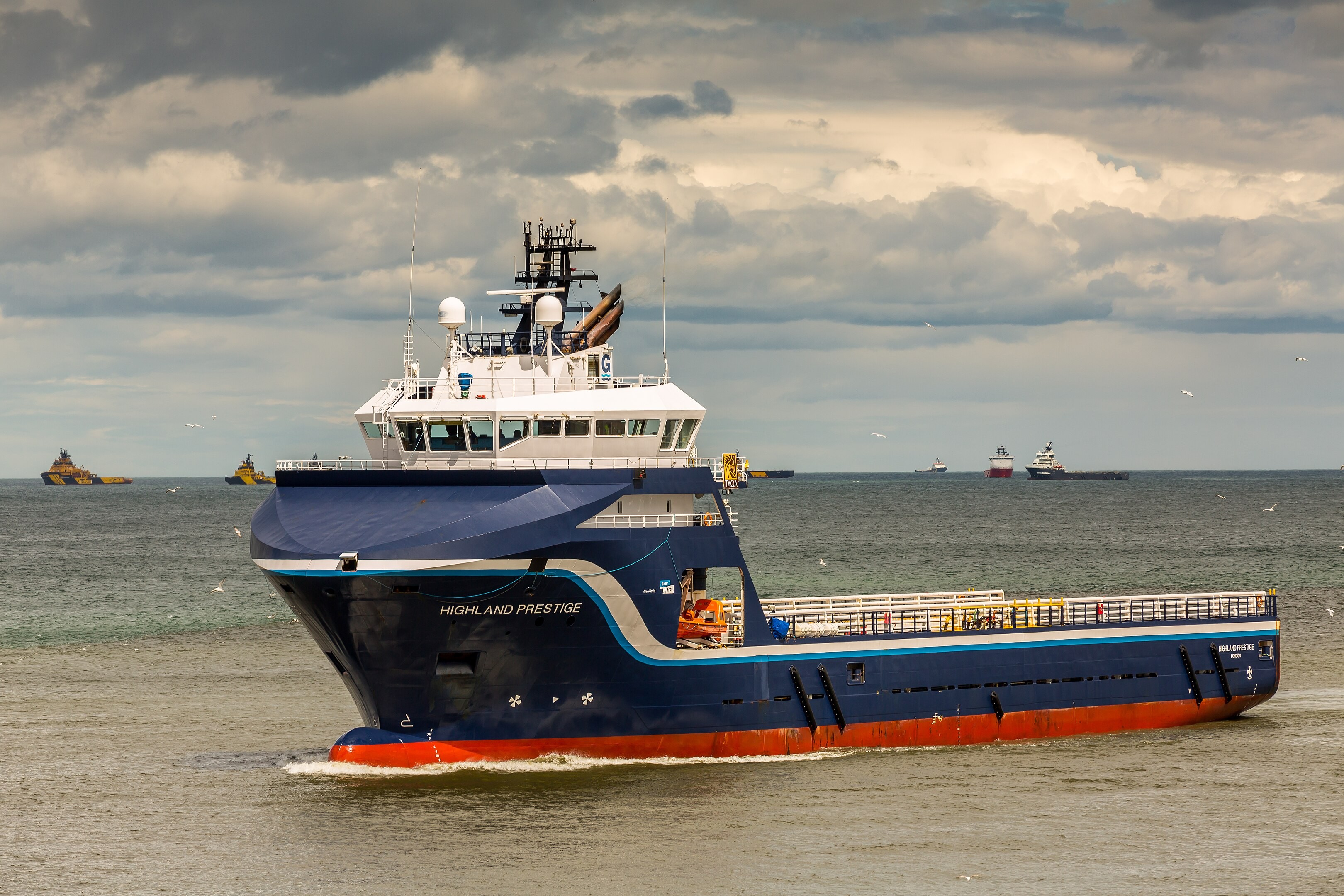  Scottish East Coast - HIGHLAND PRESTIGE    transiting Aberdeenshire Coast