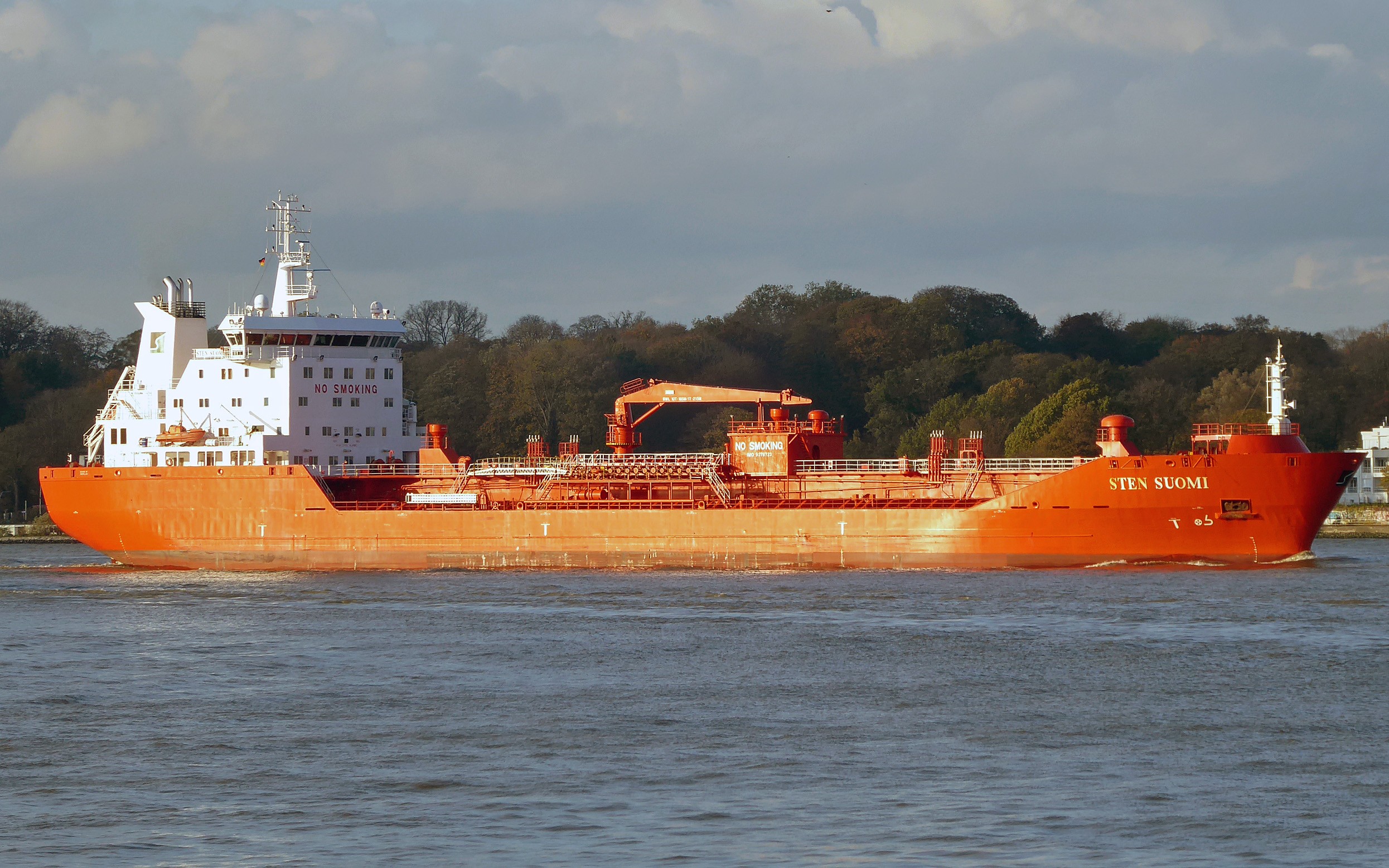Transit: STEN SUOMI           entering English South Coast at The Dover Strait