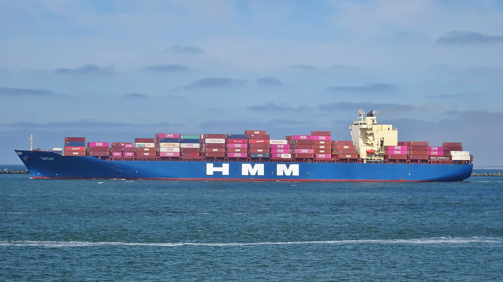  Celtic Sea - HMM TACOMA           transiting Celtic Sea