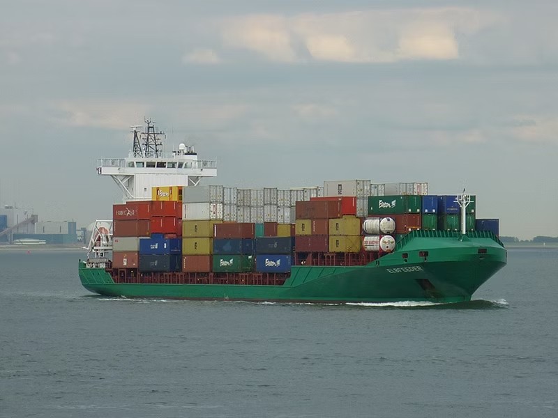  Irish Sea - ELBFEEDER transiting St Georges Channel
