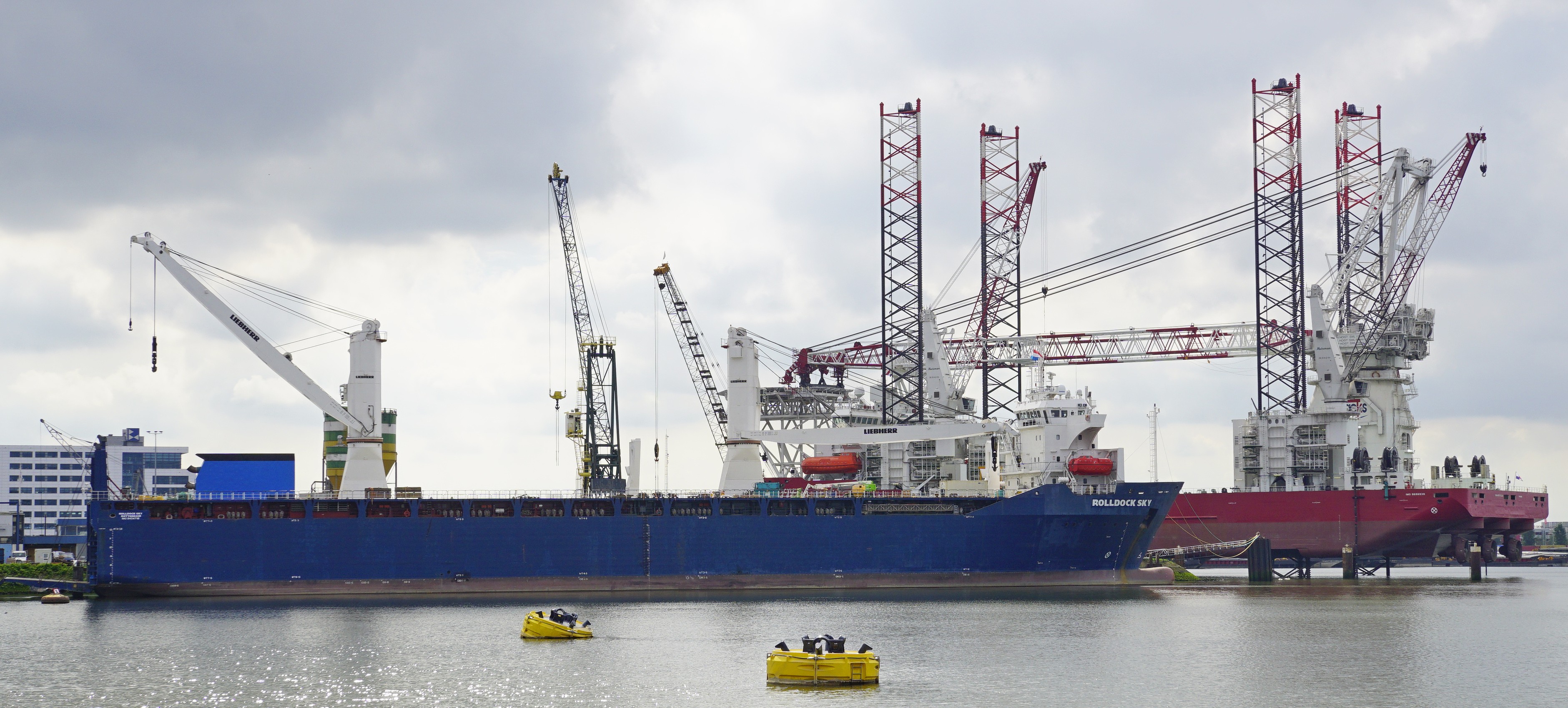 Transit: ROLLDOCK SKY entering English South Coast at The Dover Strait
