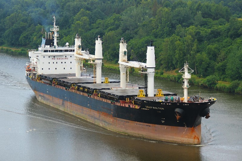 Transit: LILLY BOLTEN         entering English South Coast at The Dover Strait