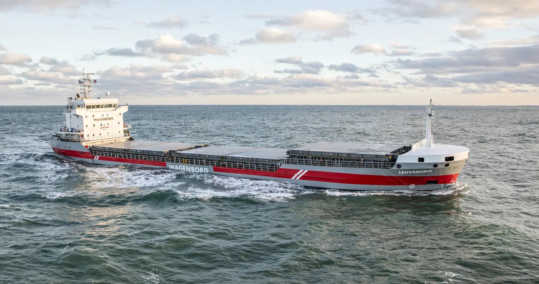 Transit: MANISA KATE          entering English South Coast at The Dover Strait
