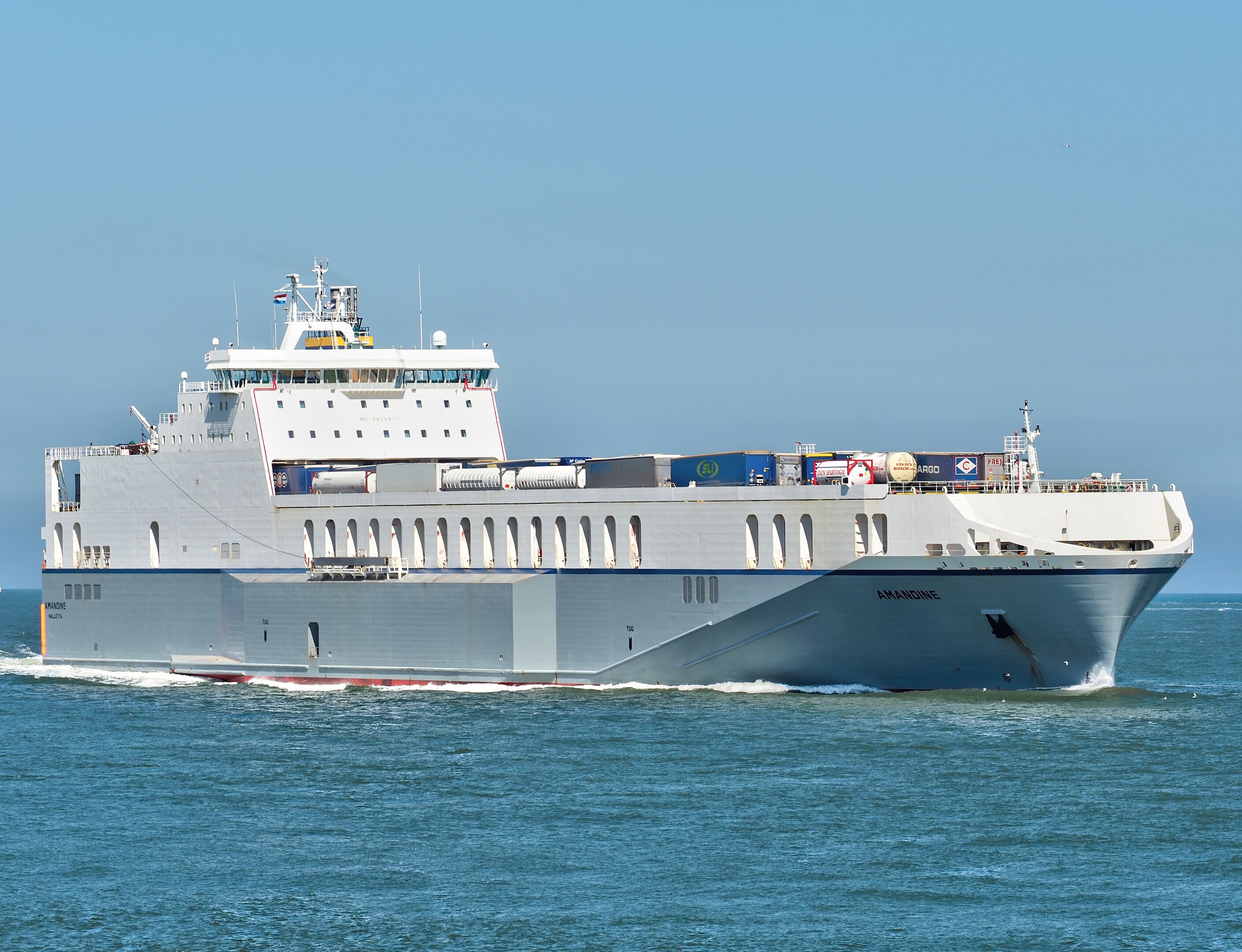 Cork Harbour Departure: AMANDINE