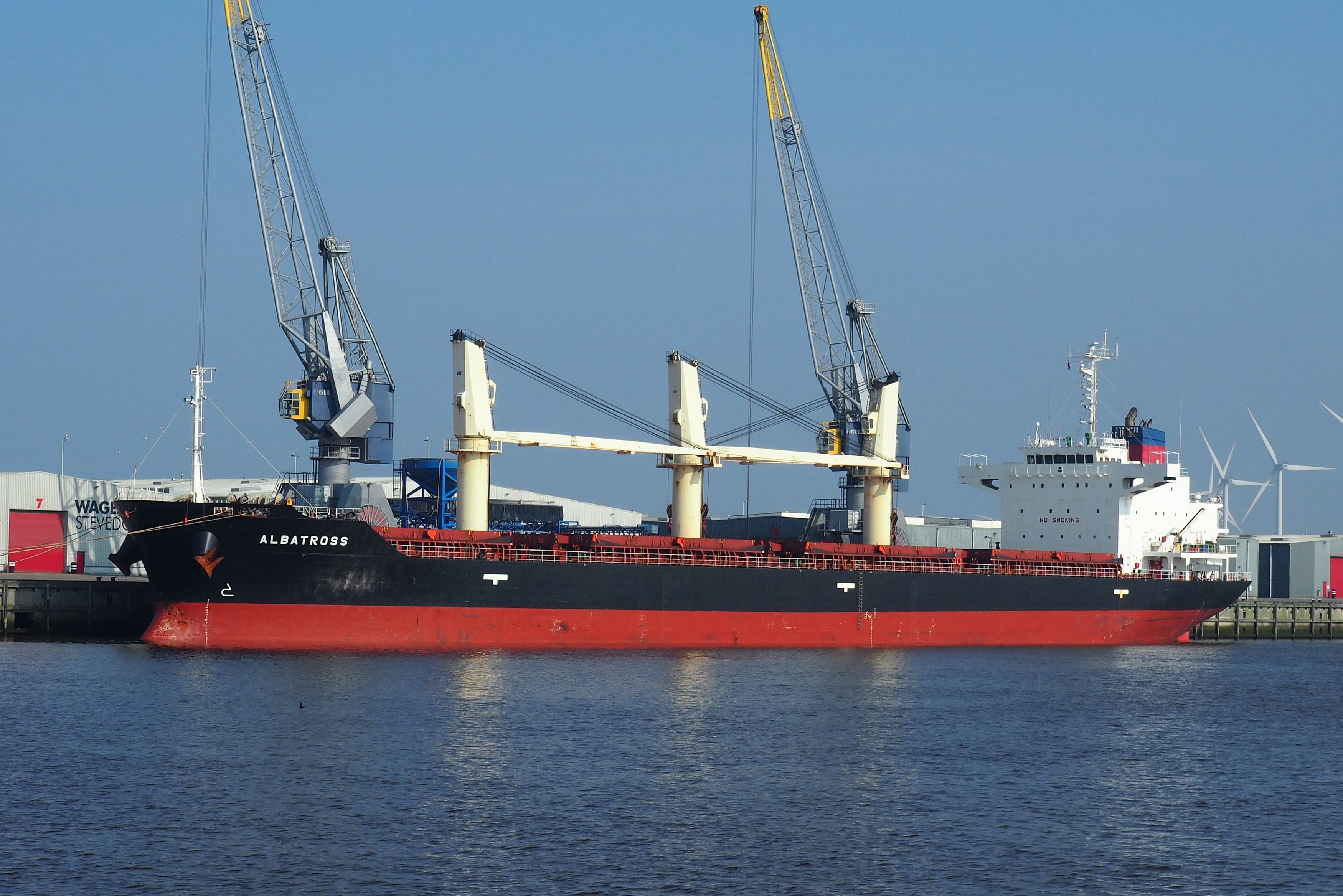 Thames Departure: SIDER TRADER        