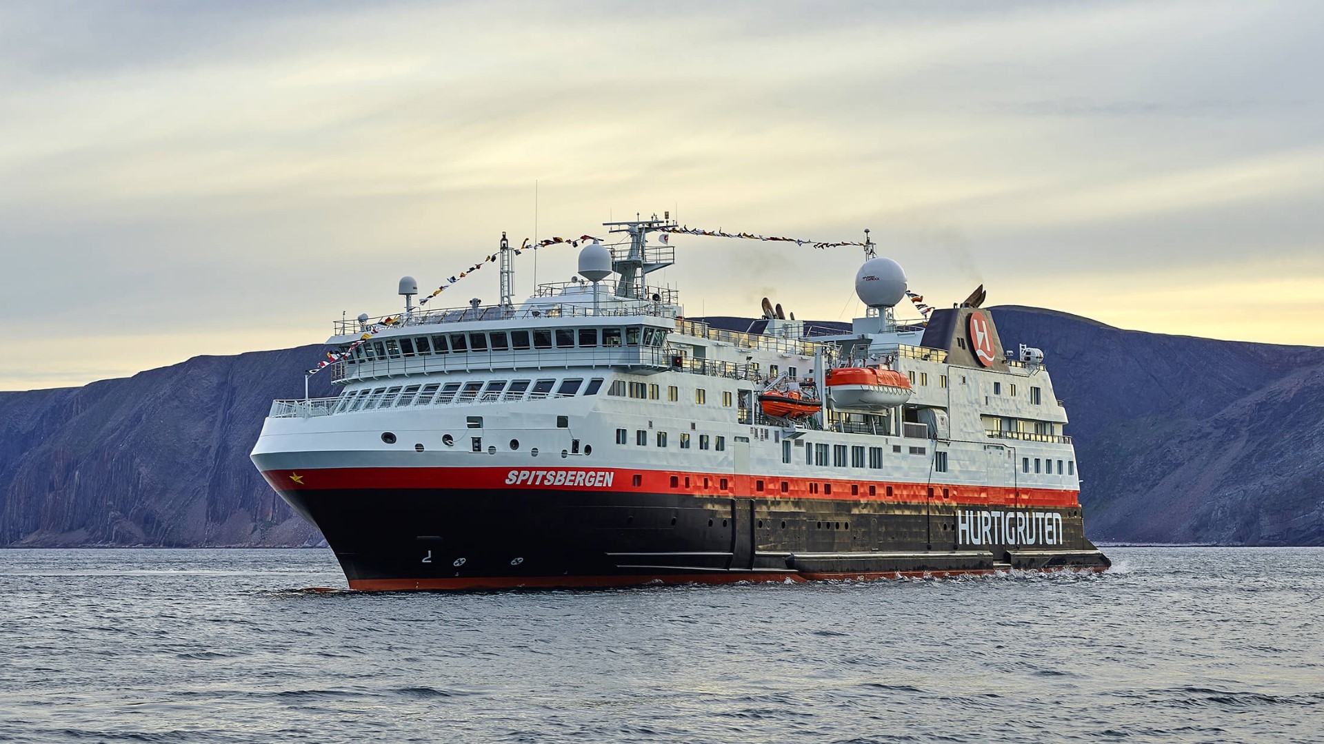  Scottish West Coast - SPITSBERGEN          transiting Inner Herbrides Seas