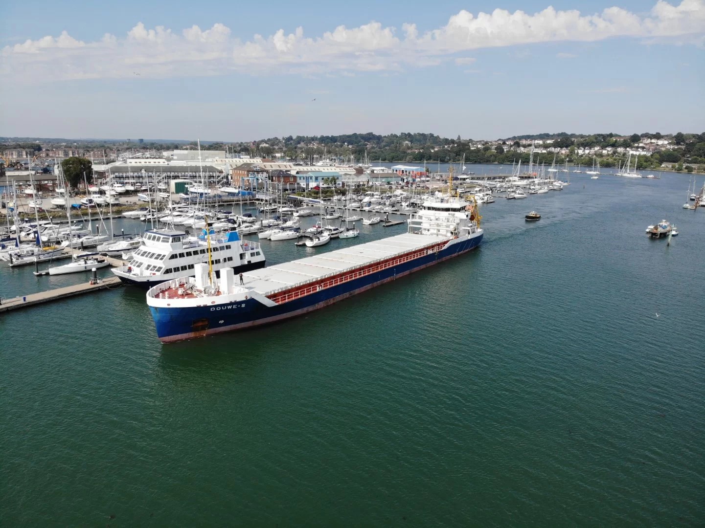 Transit: DOUWE-S              entering English South Coast at The Dover Strait
