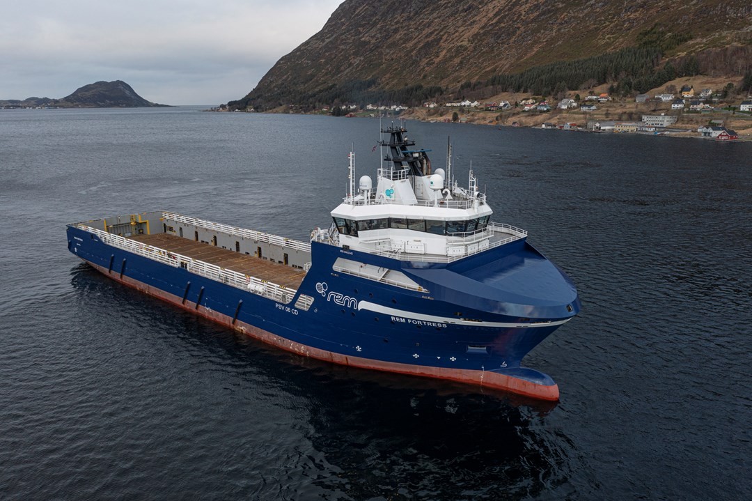  Scottish East Coast - REM FORTRESS         transiting Aberdeenshire Coast