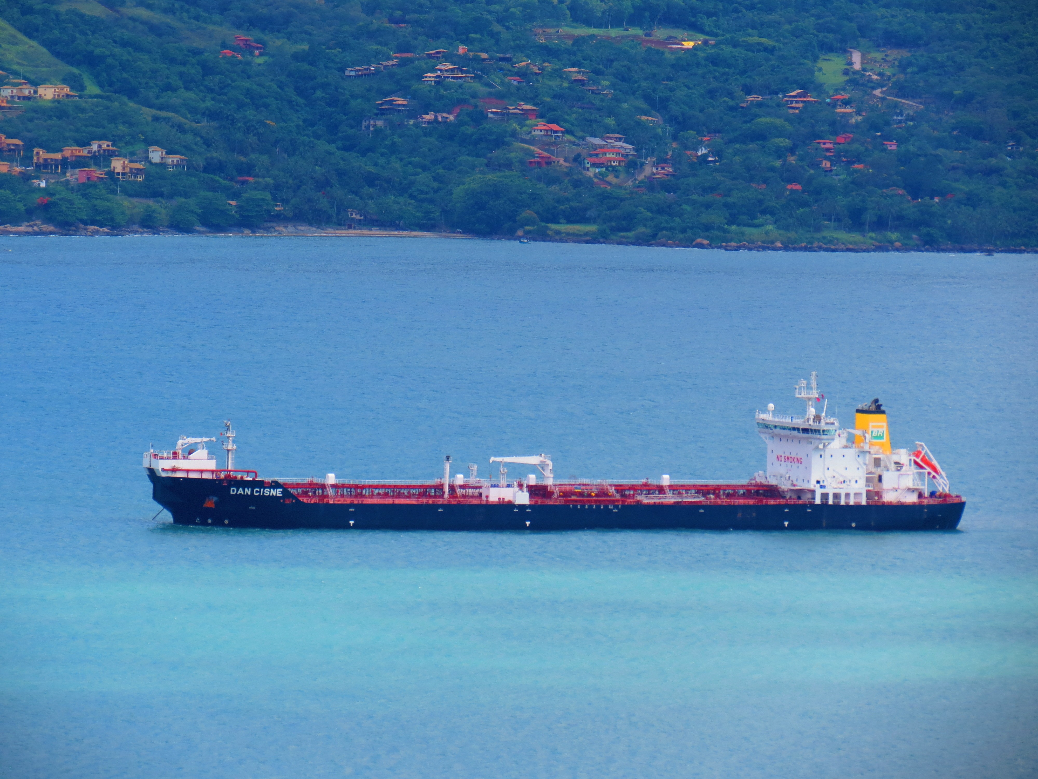  Irish Sea - DAN CISNE transiting North Channel Belfast