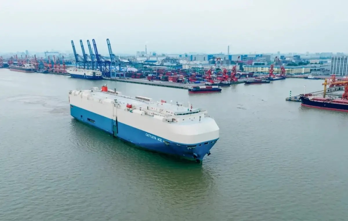 Transit: CATTLEYA ACE         entering English South Coast at The Dover Strait