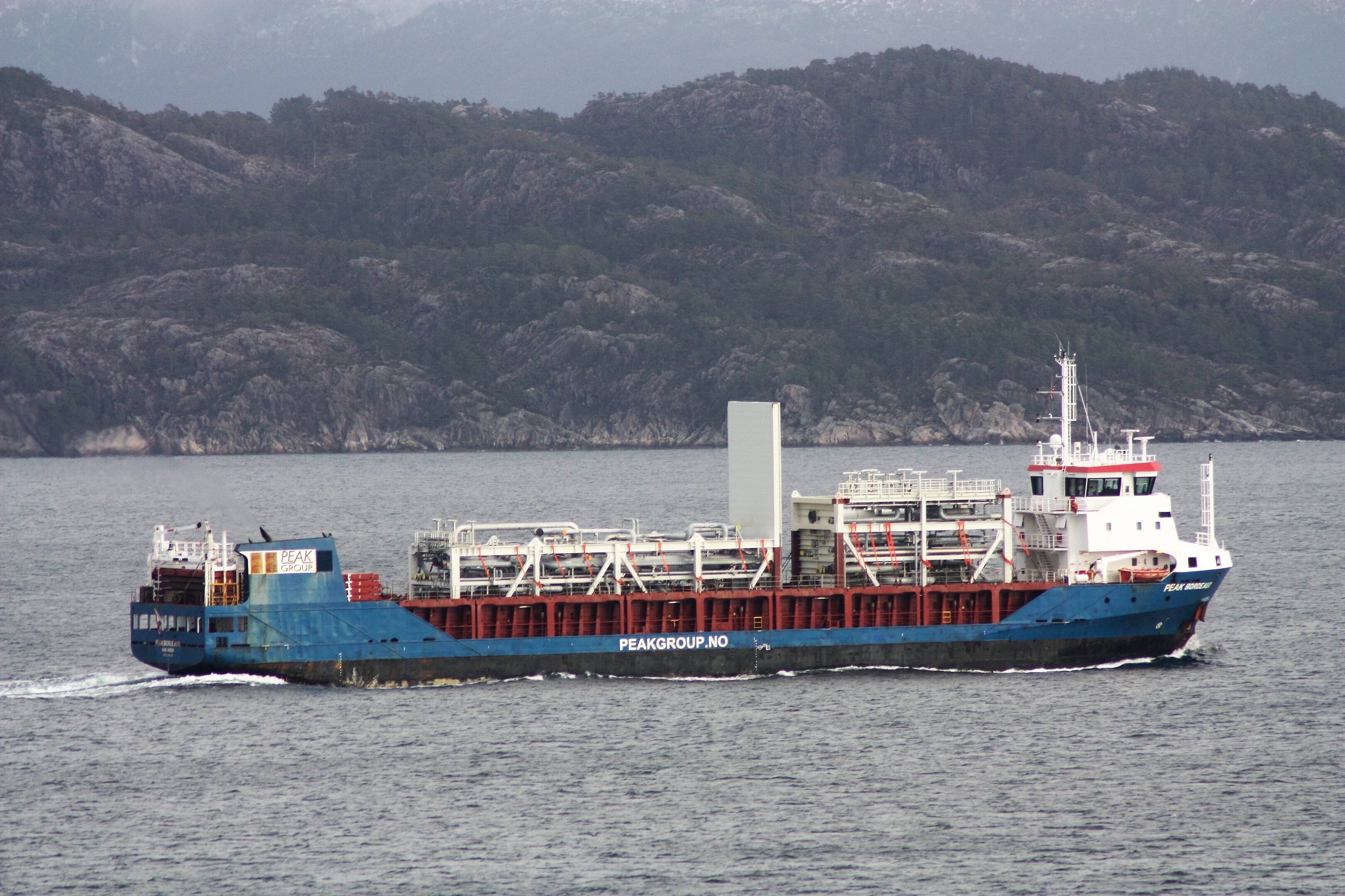 Transit: PEAK BORDEAUX        entering English South Coast at The Dover Strait