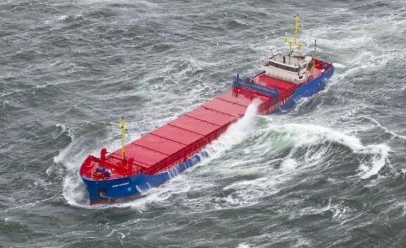  Irish Sea - EEMS SERVANT         transiting Irish Sea off Dublin