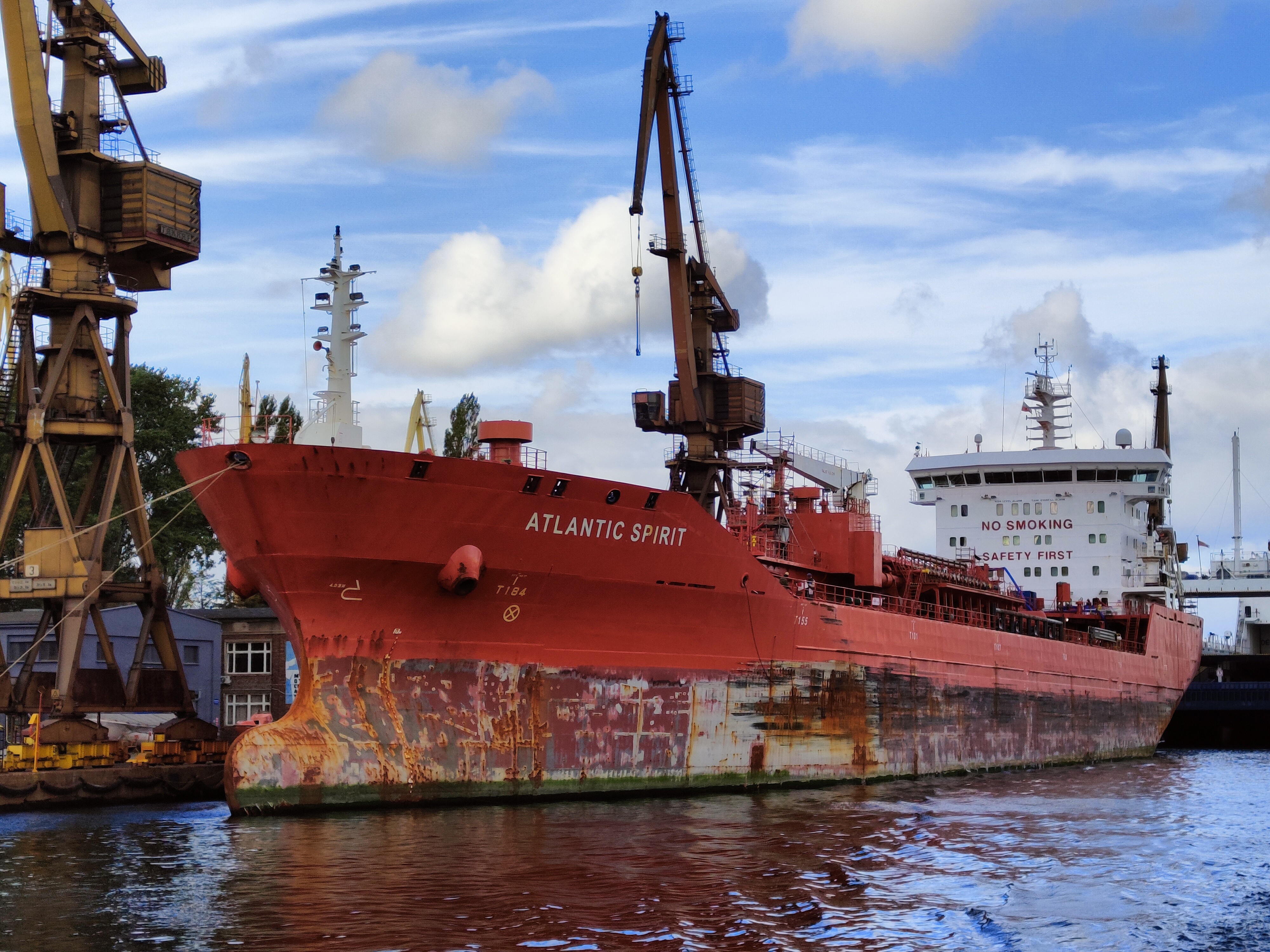  Celtic Sea - SONGA ATLAS          transiting Celtic Sea