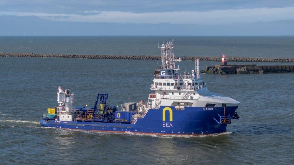  Irish Sea - 4-WINDS              transiting North Channel Belfast
