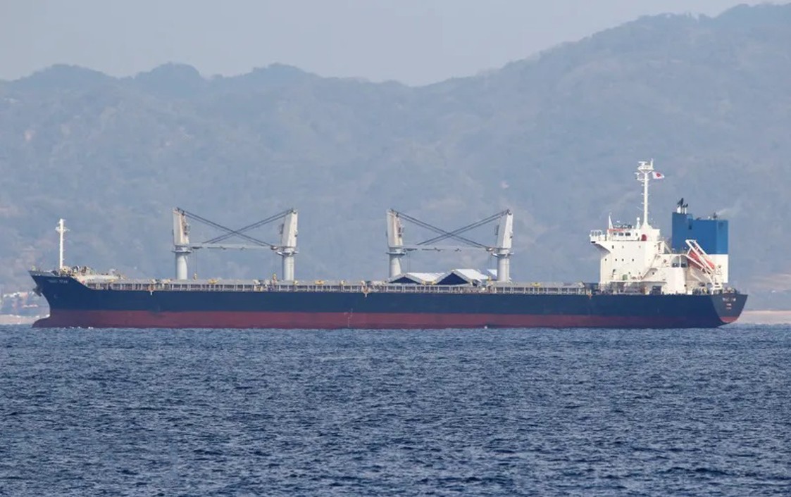 Transit: TRUST STAR           entering English South Coast at The Dover Strait