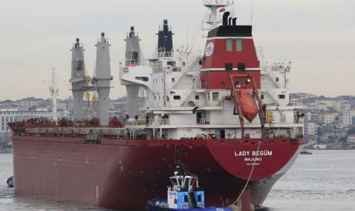  Irish Sea - DEVBULK BEGUM        transiting Irish Sea off Anglesey