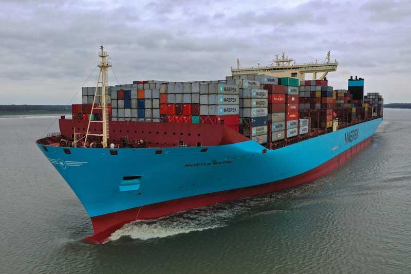 Transit: MORTEN MAERSK entering English South Coast at The Dover Strait