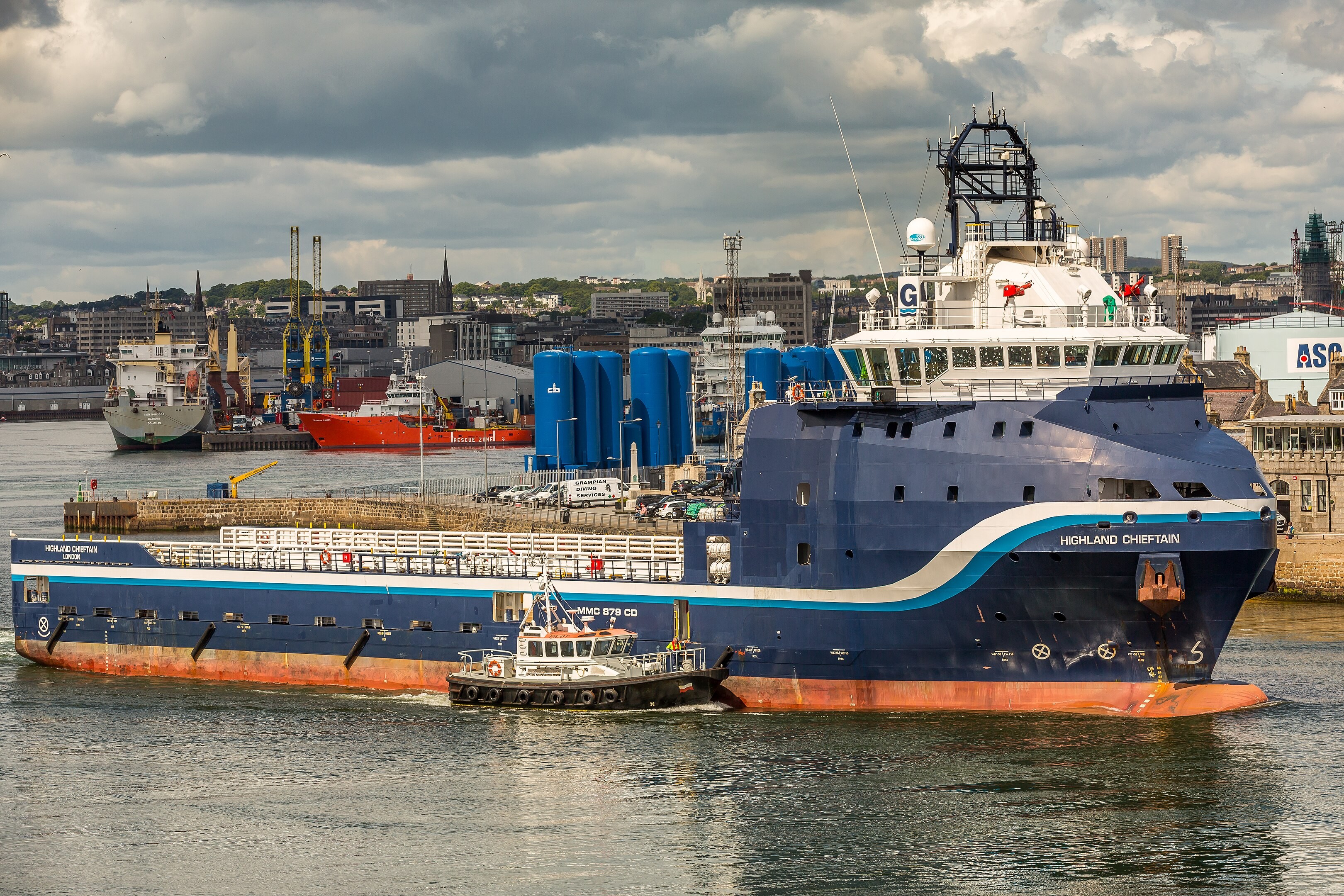  Scottish East Coast - HIGHLAND CHIEFTAIN transiting Aberdeenshire Coast