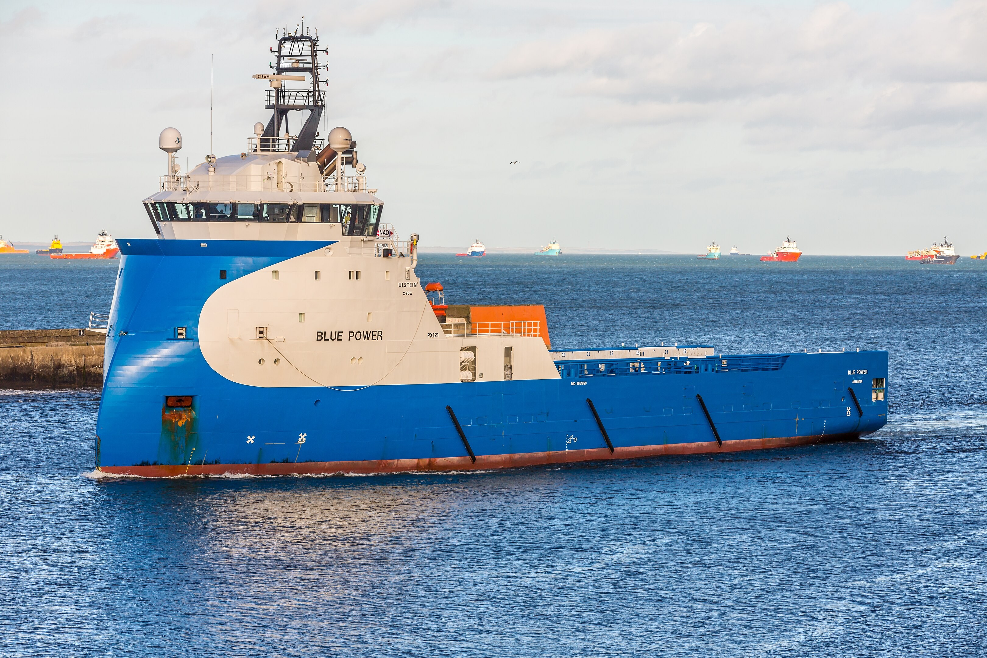  Scottish East Coast - AURORA POWER transiting Aberdeenshire Coast