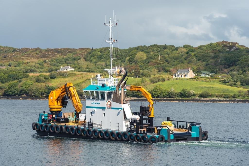  Scottish West Coast - AQUA REFLEX          transiting The Minch