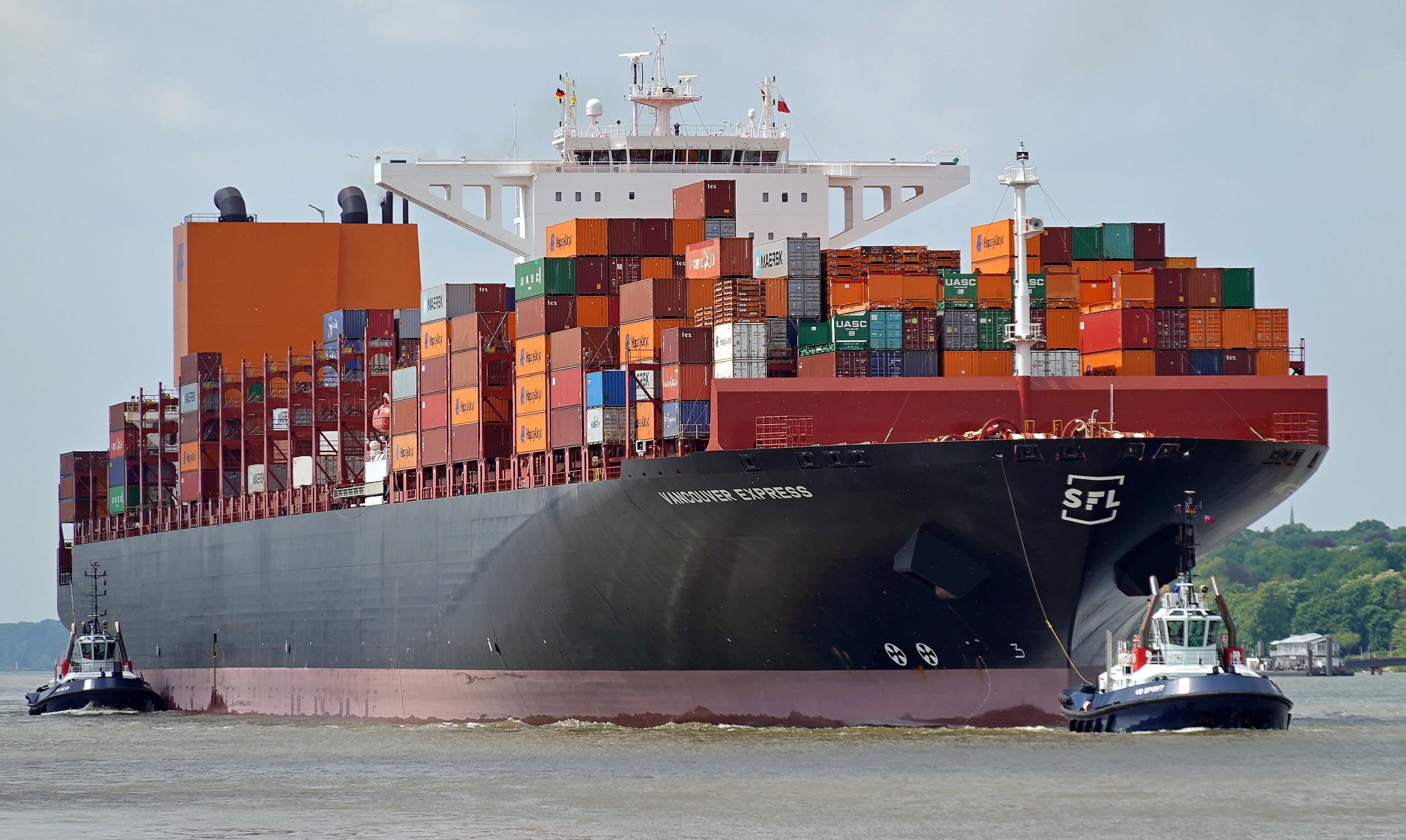 Transit: VANCOUVER EXPRESS    entering English South Coast at The Dover Strait