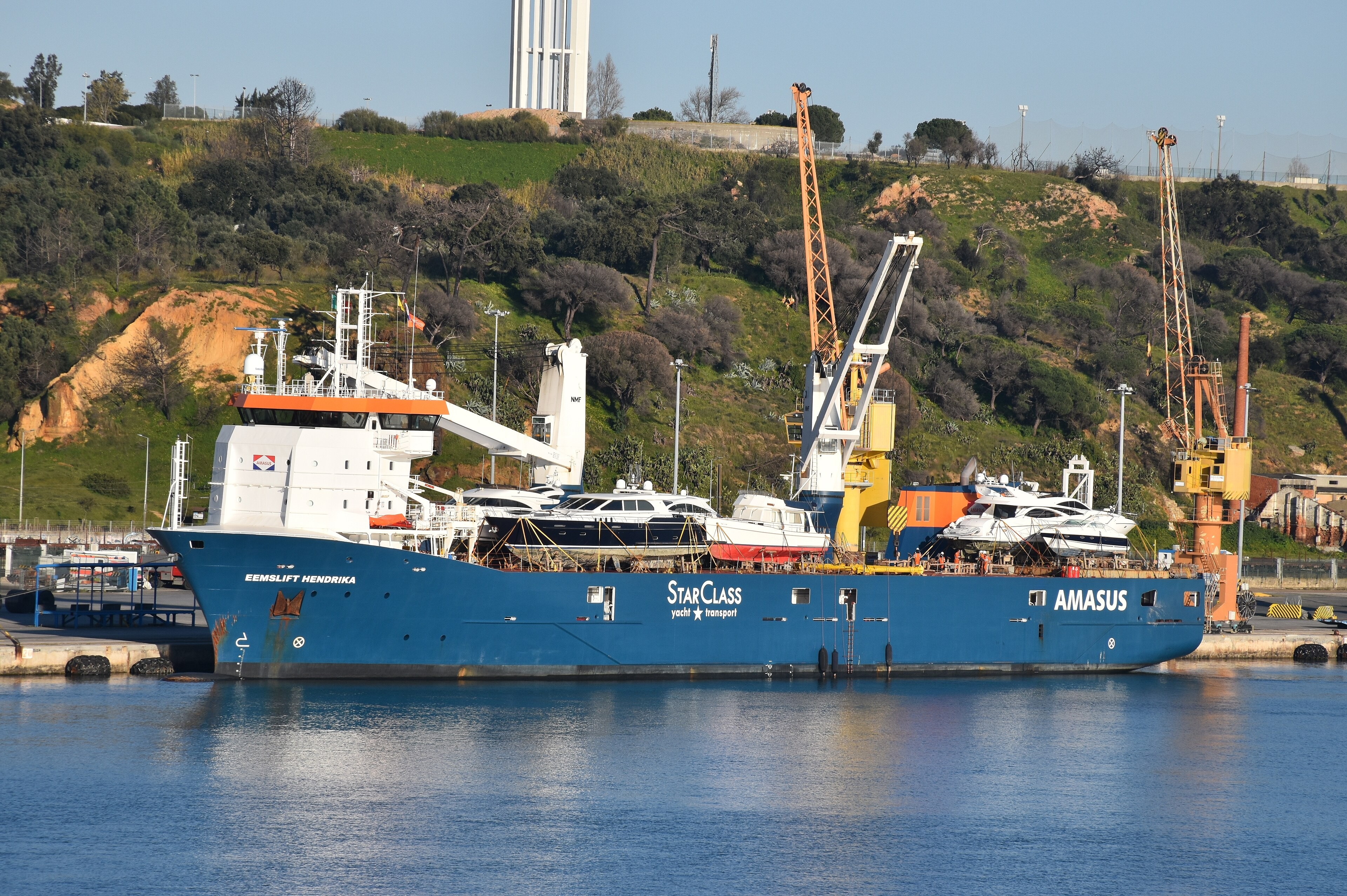 Transit: EEMSLIFT HENDRIKA    entering English South Coast at The Dover Strait