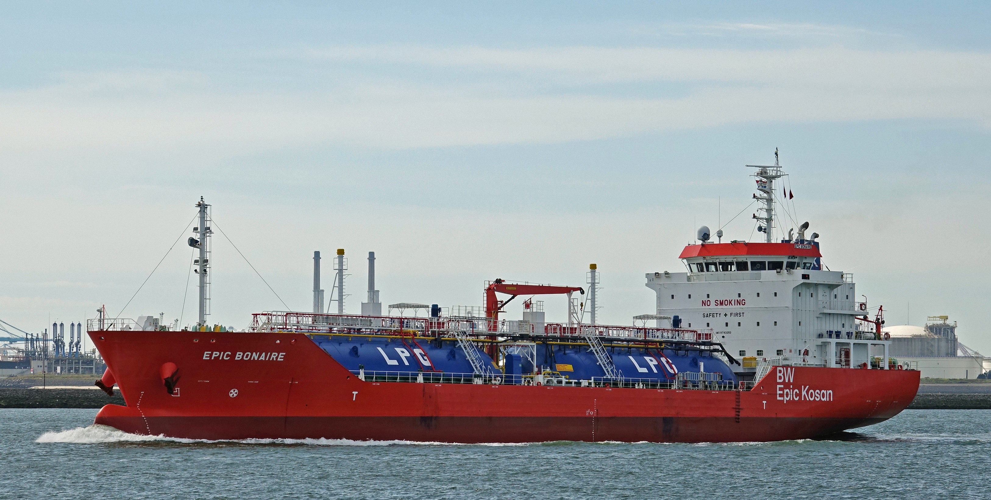 Transit: EPIC BONAIRE         entering English South Coast at The Dover Strait