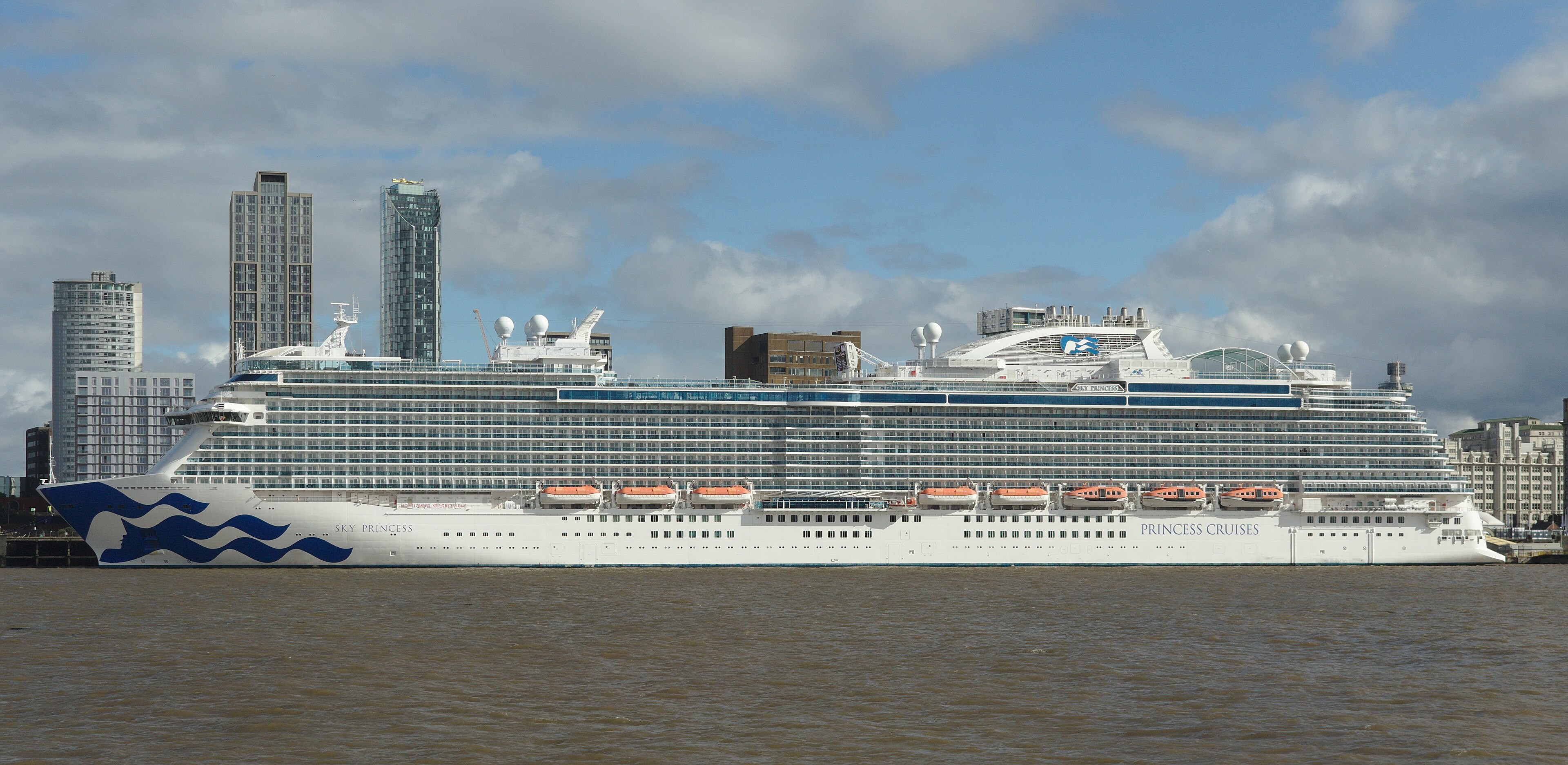 Transit: SKY PRINCESS entering English South Coast at The Dover Strait