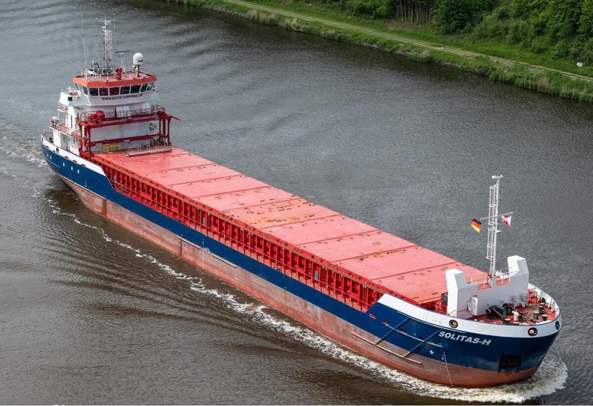  Scottish West Coast - SOLITAS-H            transiting North Channel at Belfast