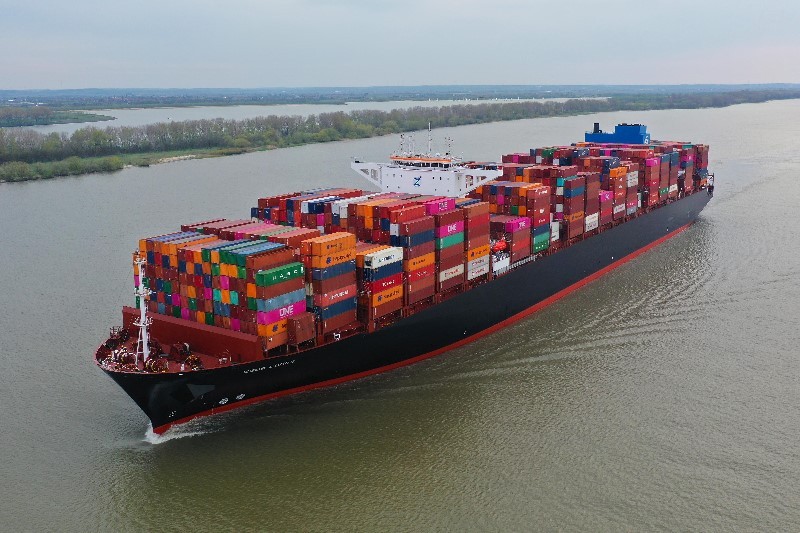 Transit: ZEUS LUMOS           entering English South Coast at The Dover Strait