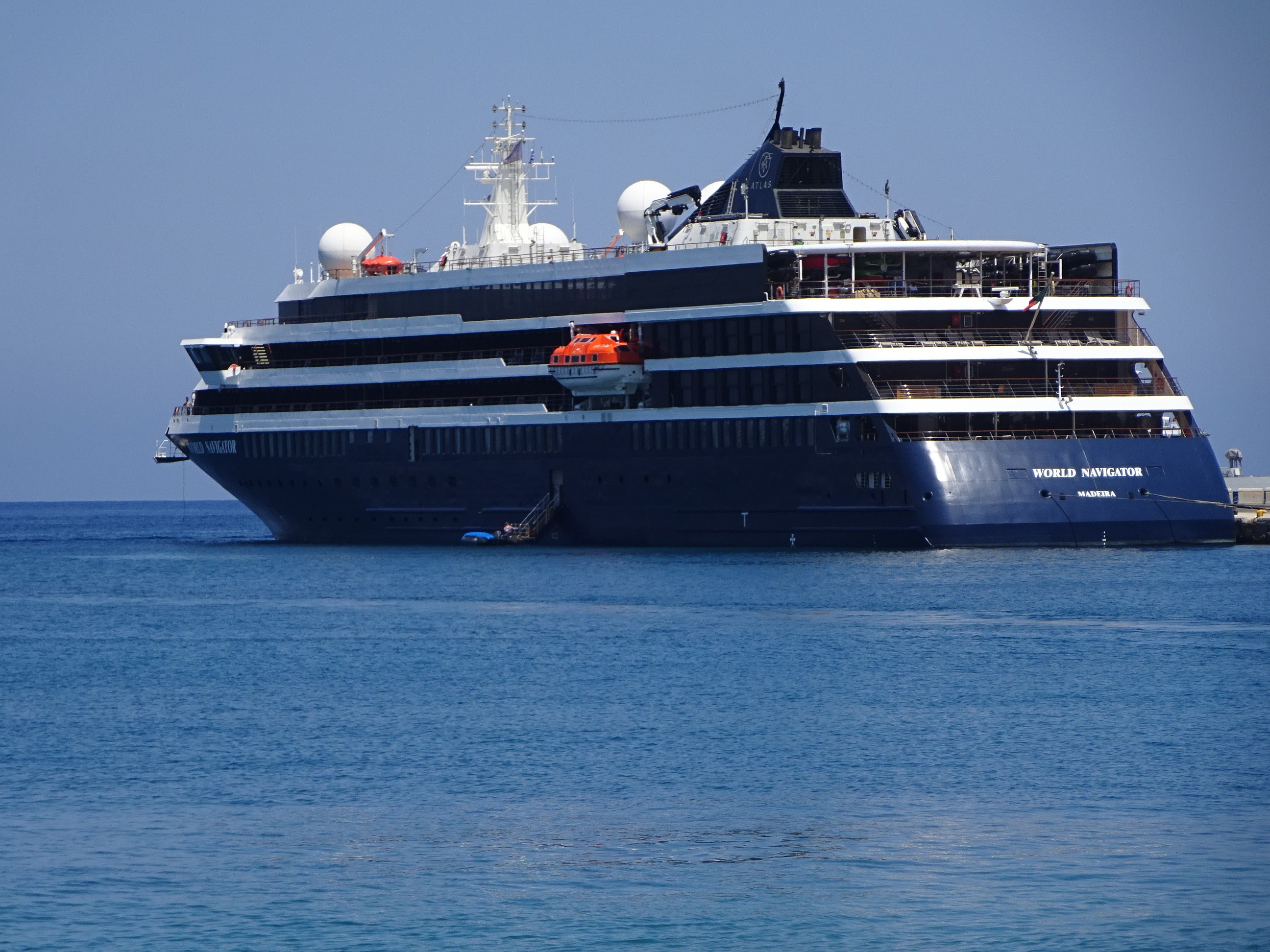 Transit: WORLD NAVIGATOR      entering English South Coast at The Dover Strait