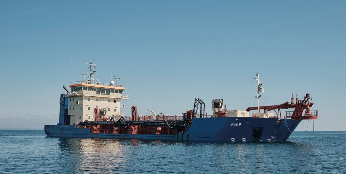 Transit: ASK R                entering English South Coast at The Dover Strait