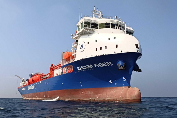  Celtic Sea - GASCHEM PHOENIX      transiting Celtic Sea