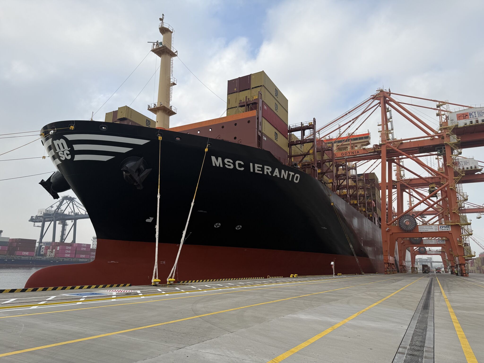 Felixstowe Departure: MSC IERANTO         